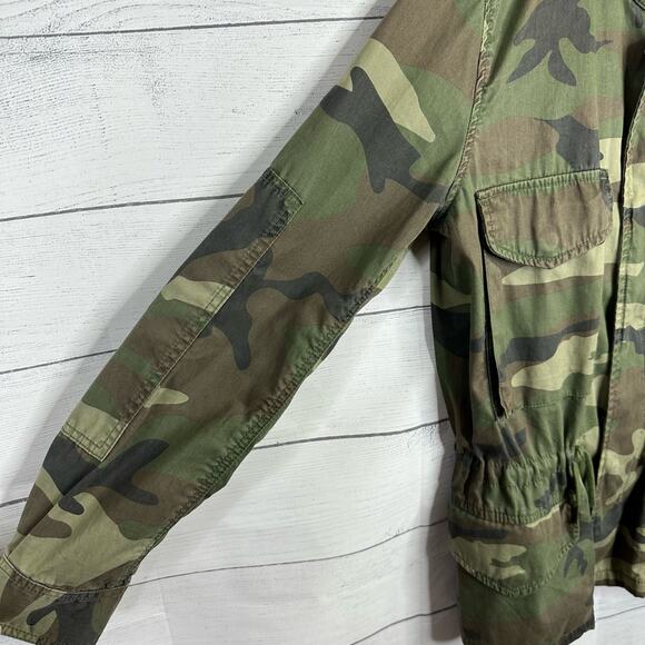 TNA Aritzia Womens size Small Camo Utility Jacket Green Adjustable Waist - Picture 7 of 14